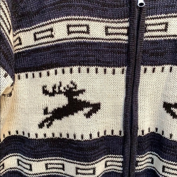 Cowichan style sweater - Picture 2 of 2